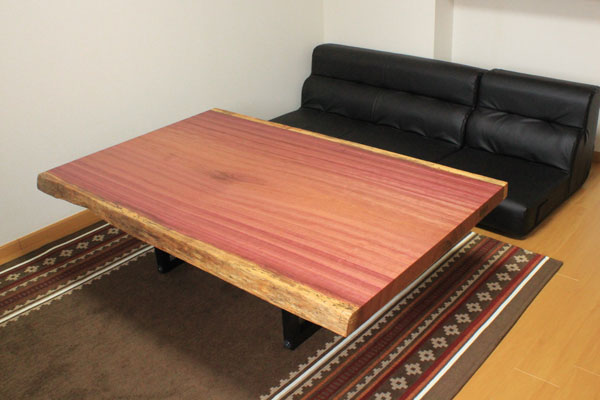 パープルハート一枚板のローテーブル
